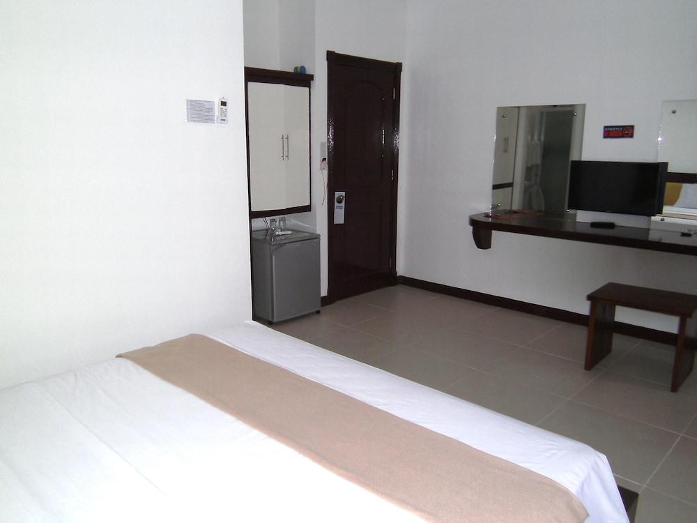 Seashore Beach Resort Пуэрто-Галера Экстерьер фото
