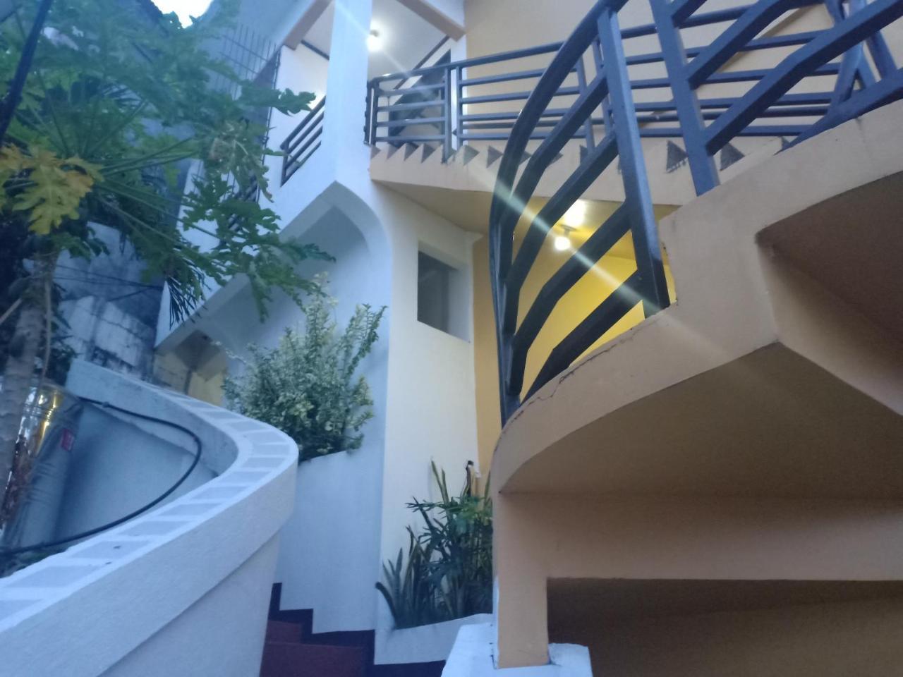 Seashore Beach Resort Пуэрто-Галера Экстерьер фото